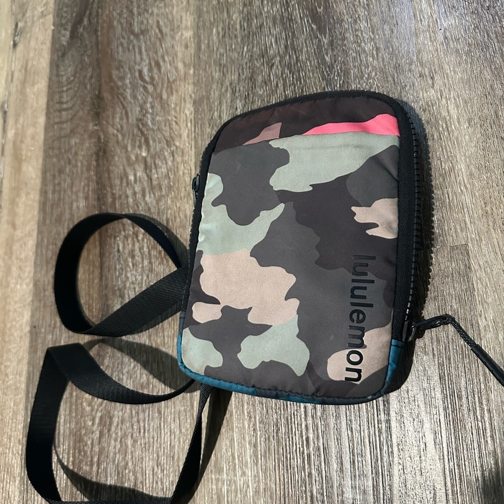 lululemon athletica Multicolor Camouflage Belt Bag